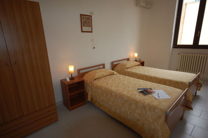 Room 8 of 51