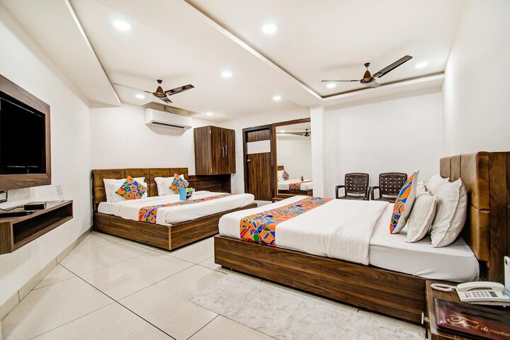Room 15 of 27
