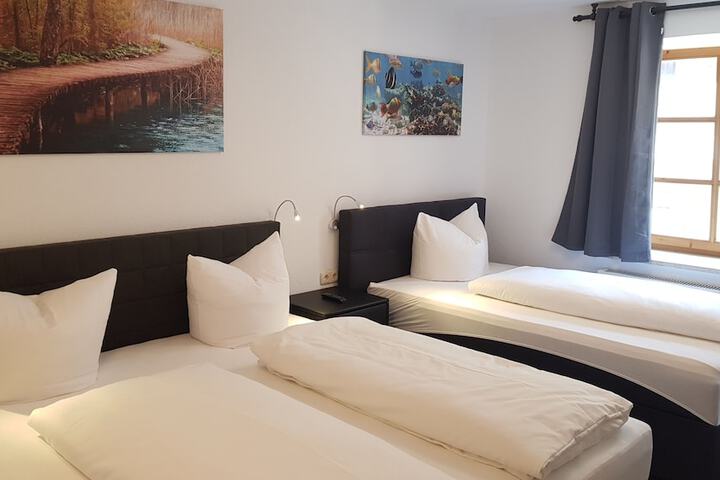 Room 5 of 97