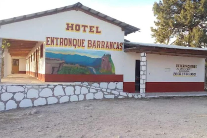 Hotel Entronque Barrancas in Urique
