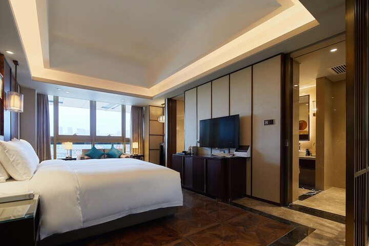 Room 41 of 93