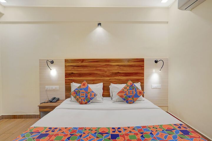 Room 15 of 28