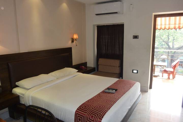 Room 10 of 38