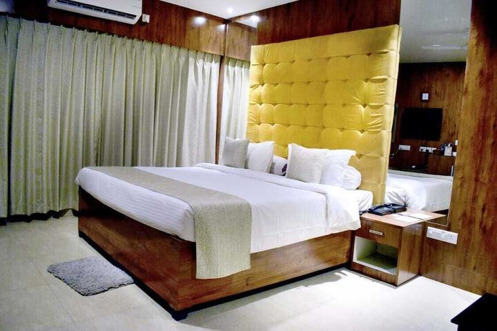 Room 6 of 126