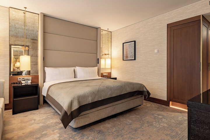 Room 252 of 457
