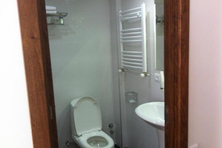Room 2 of 14