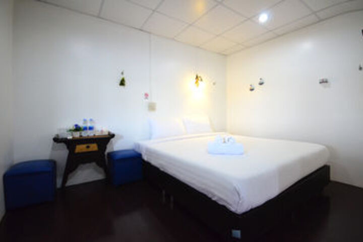 Room 38 of 59