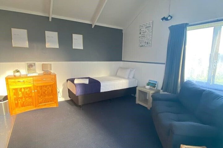 Room 7 of 33
