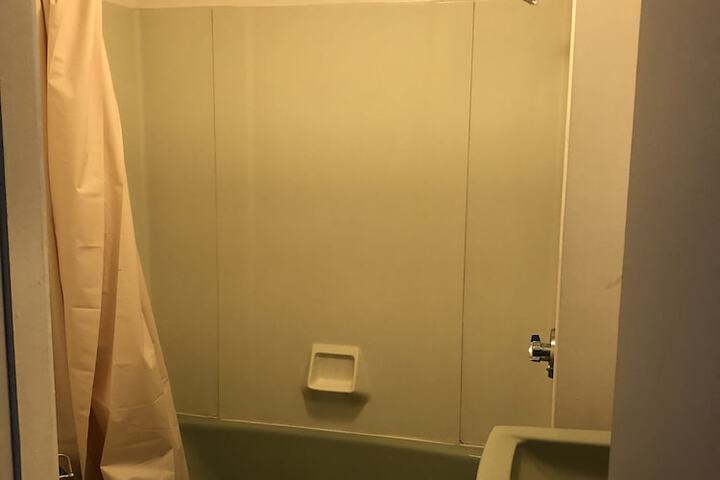 Room 21 of 25