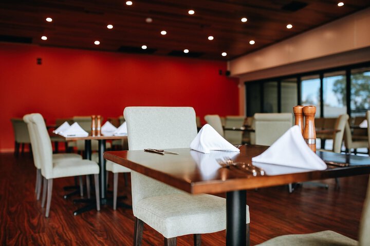 Dining 78 of 92
