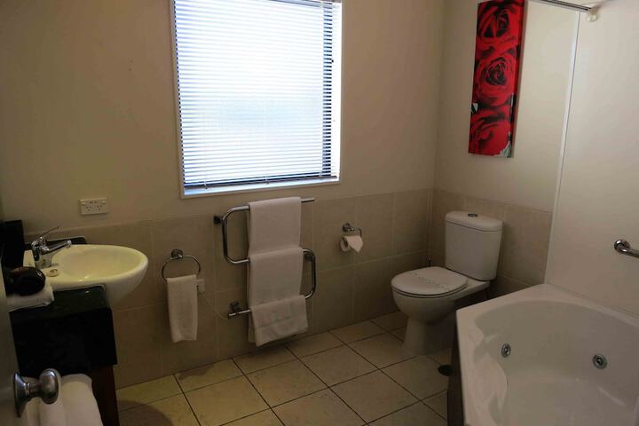 Room 40 of 48