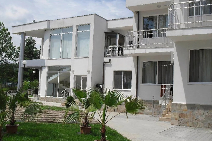 Hotel Arkutino