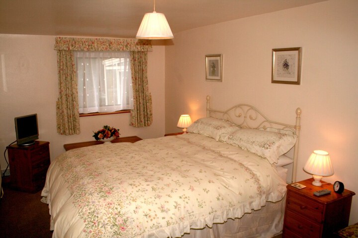 Room 10 of 43