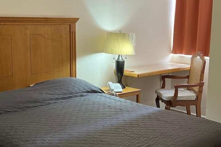 Room 12 of 17