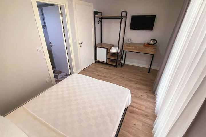 Room 49 of 61