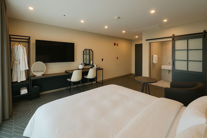 Room 51 of 140