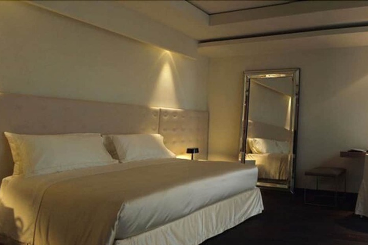 Room 17 of 67