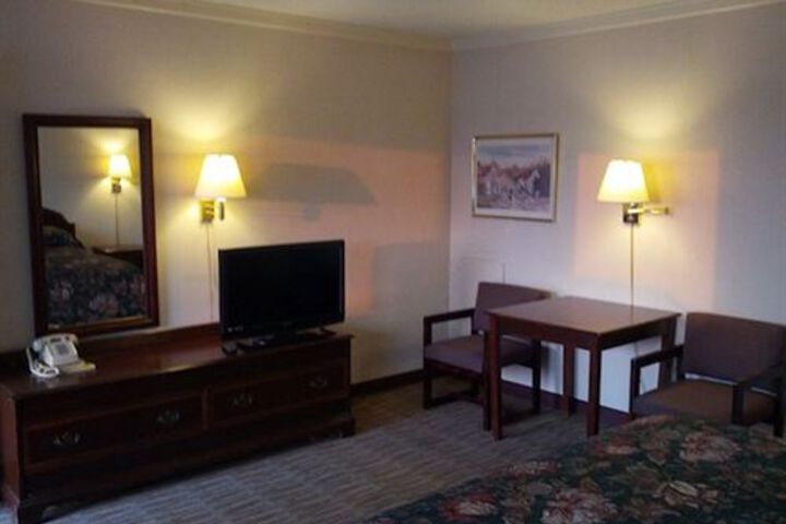 Room 9 of 20