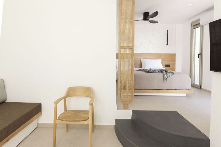 Room 28 of 129