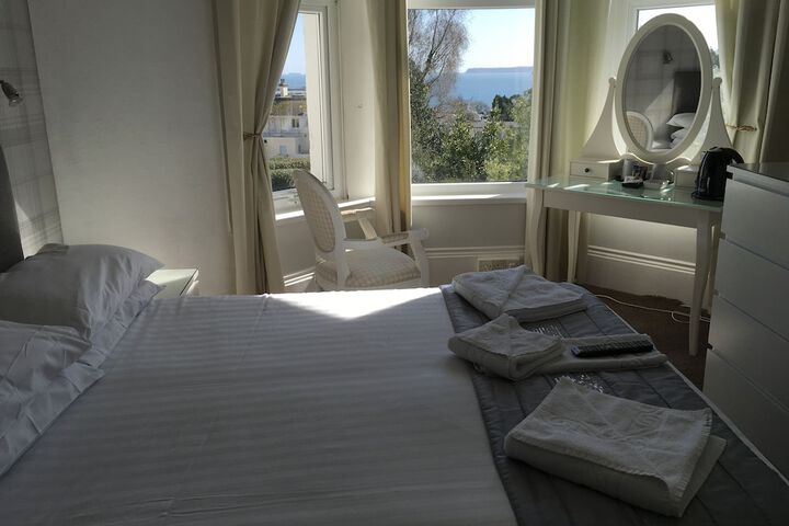 Room 15 of 46
