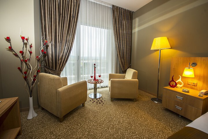 Room 5 of 47