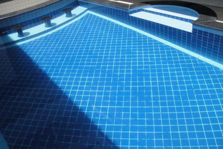 Pool 21 of 38
