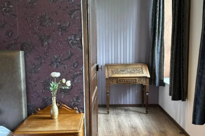 Room 4 of 22
