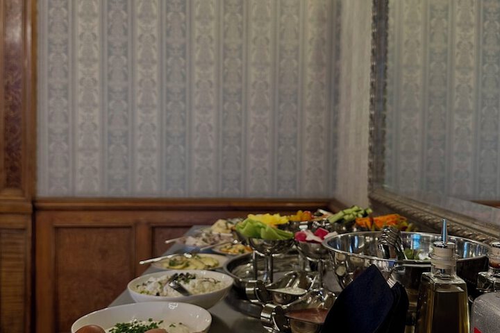 Dining 60 of 75