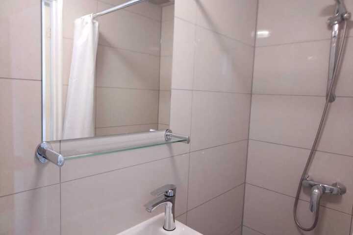 Room 194 of 283