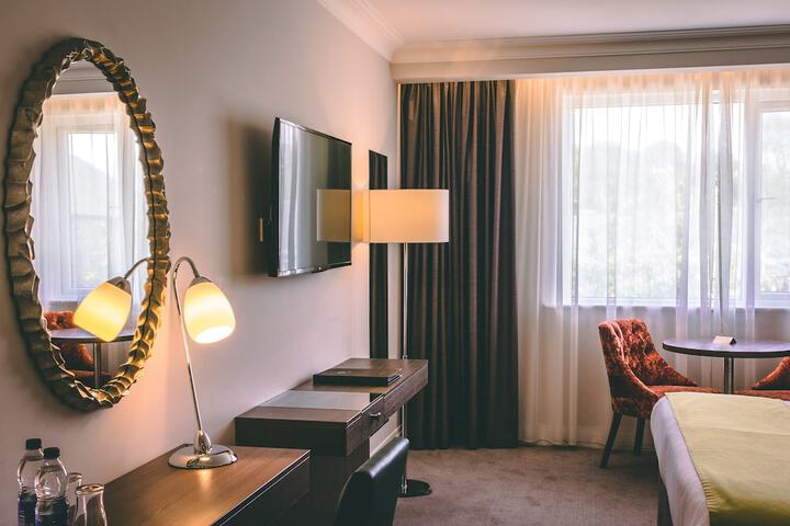 Room 9 of 47