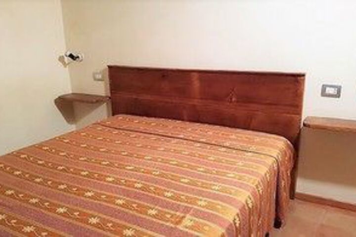 Room 28 of 91