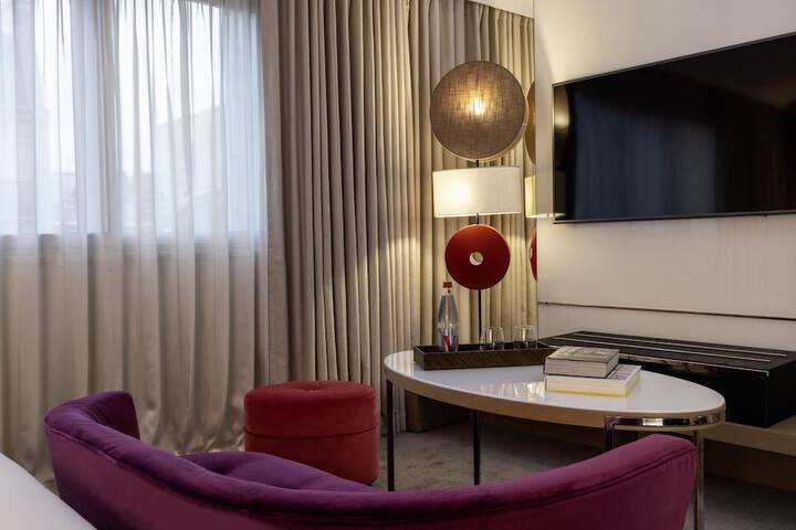 Room 5 of 52