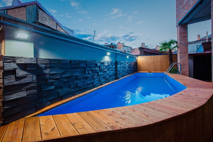 Pool 16 of 18