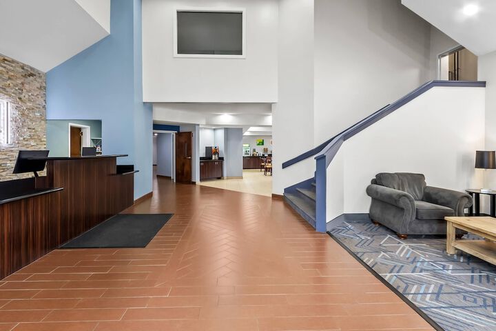 Entrance & Lobby