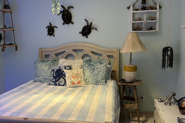 Room 3 of 33