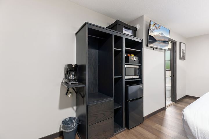 Room 5 of 24
