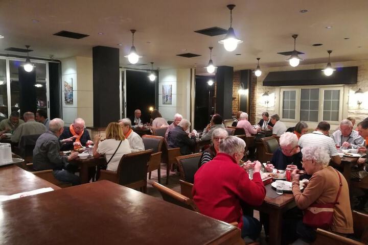 Dining 35 of 46