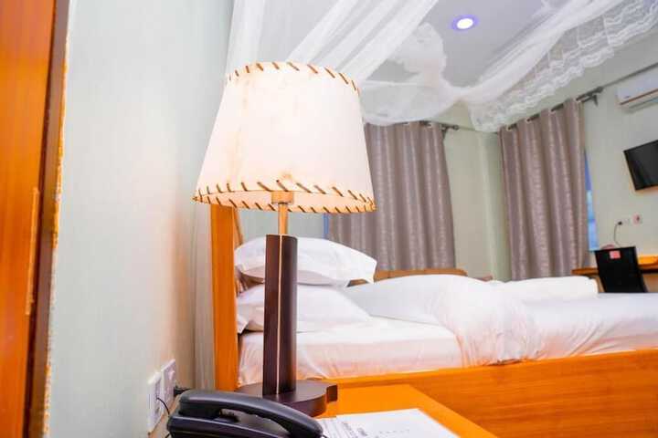 Room 7 of 43