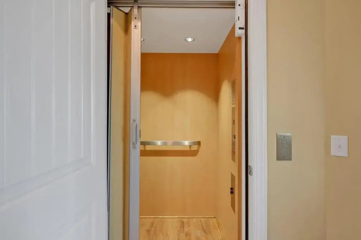 Room 2 of 24