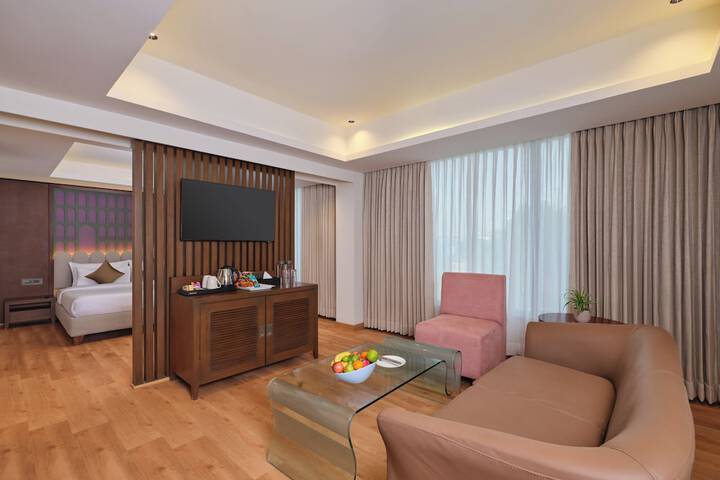 Room 8 of 19