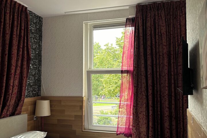 Room 21 of 50