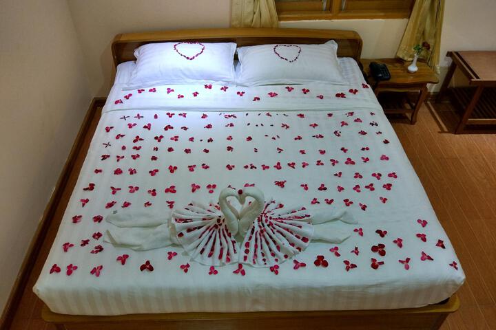 Room 2 of 5
