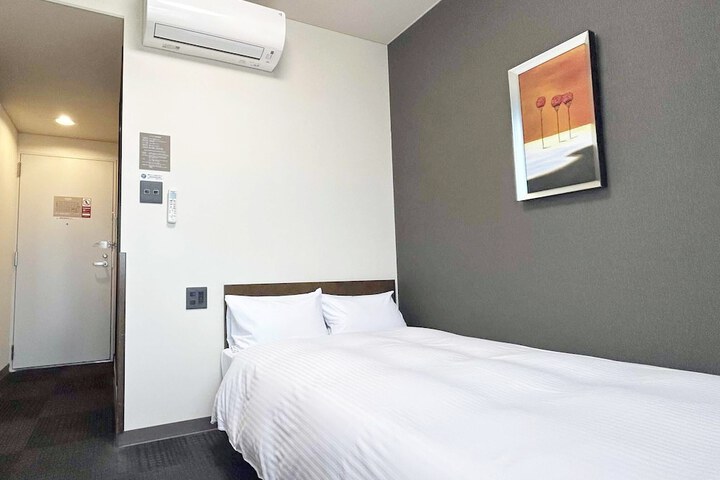 Room 3 of 29
