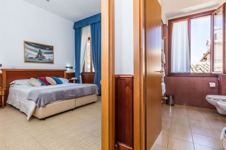 Room 10 of 53