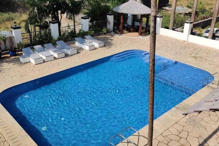 Pool 32 of 46
