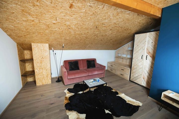 Room 5 of 52