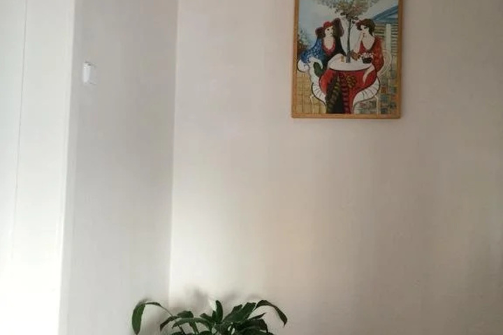 Room 10 of 17