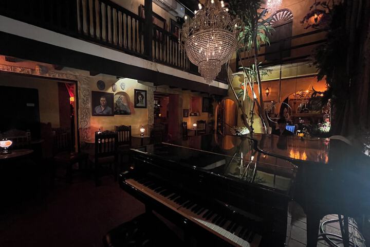 Ballroom/Hall 86 of 132