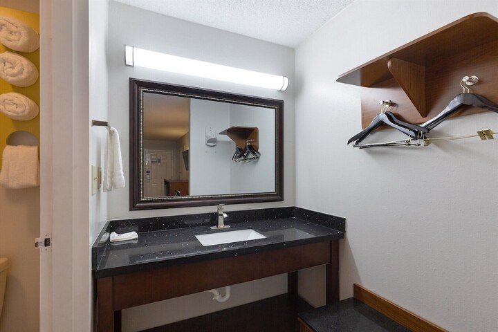Room 18 of 29