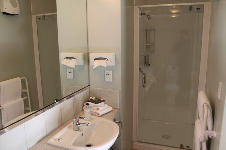 Room 42 of 51